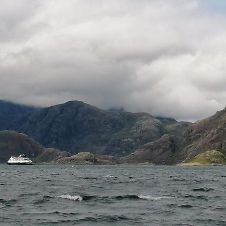 Poachers Bothy Skeabost Bagian luar foto